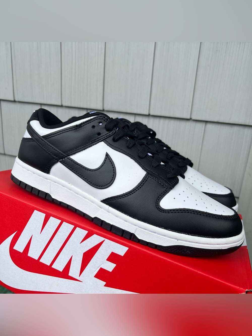Nike dunk low black white men size 10